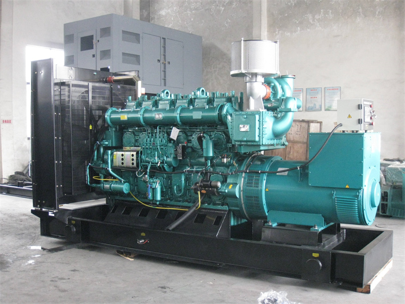 莱西200KW 柴油发电机的油耗是多少？