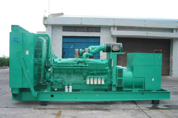 莱西工厂发电机应急发电时如何更准确地检查发电机状态？