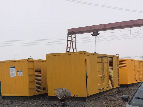 莱西100kw柴油发电机组每小时油耗？