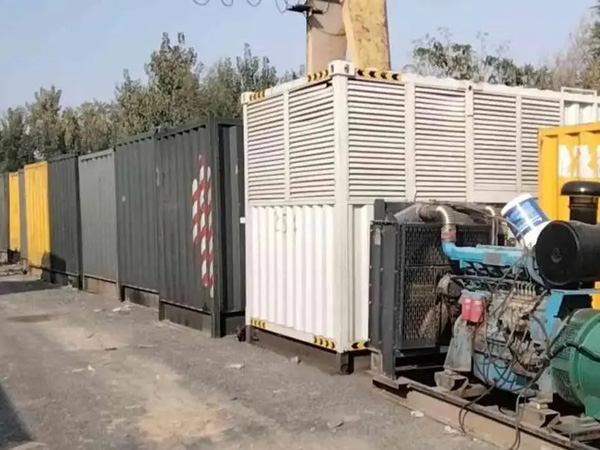 莱西200KW柴油发电机机组每小时油耗是多少？