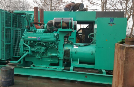 莱西发电机组如何判断水冷式机油散热器内部是否需要清洗？